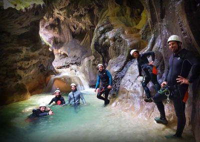 Maglia - Pause photo dans la grotte